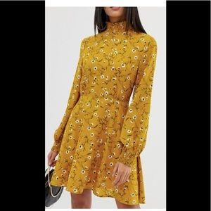 44-Flower child Daisy Dress.  Sz 10